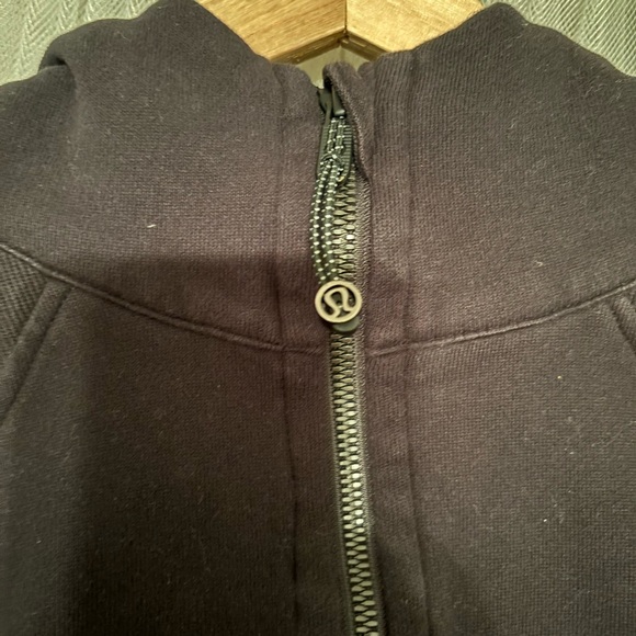 Lululemon scuba in black size M/L - Picture 4 of 4